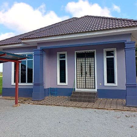 Ummi'S Homestay Kuala Besut Kampong Baru Εξωτερικό φωτογραφία