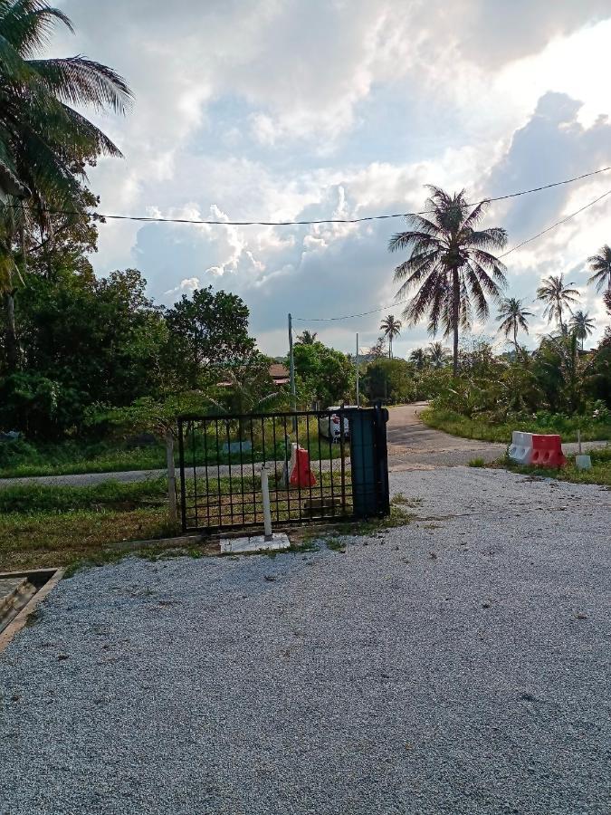 Ummi'S Homestay Kuala Besut Kampong Baru Εξωτερικό φωτογραφία