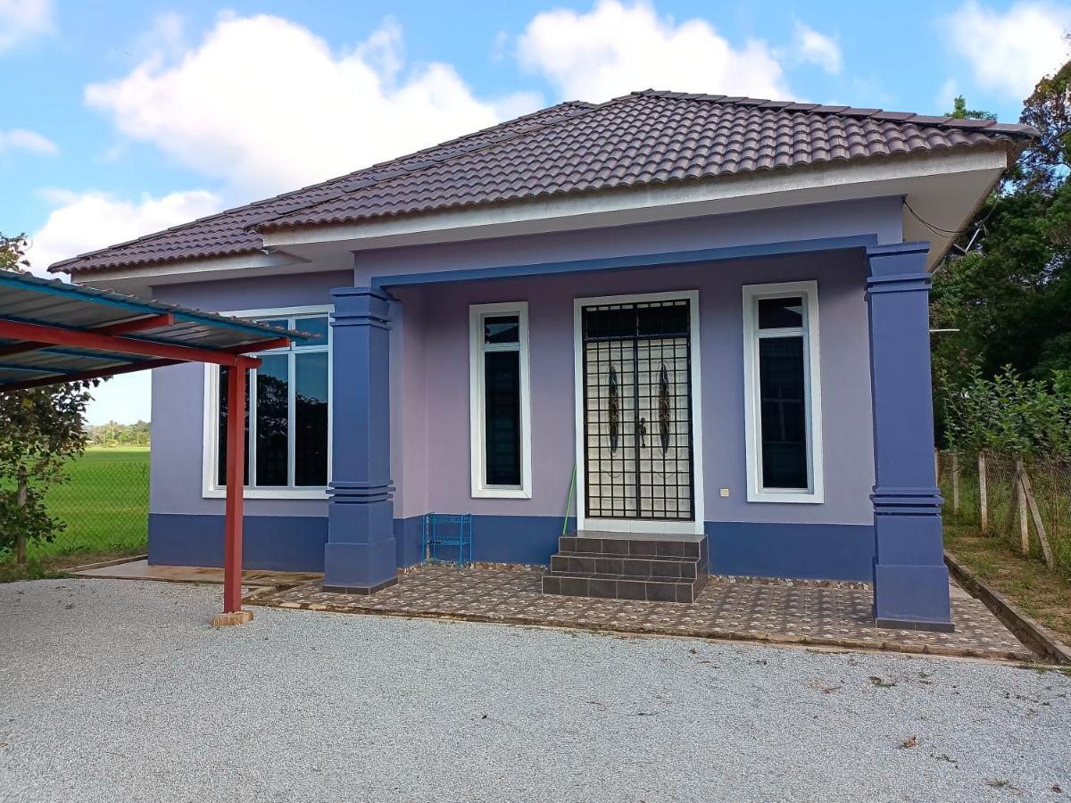 Ummi'S Homestay Kuala Besut Kampong Baru Εξωτερικό φωτογραφία