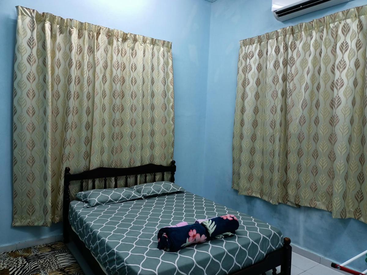 Ummi'S Homestay Kuala Besut Kampong Baru Εξωτερικό φωτογραφία