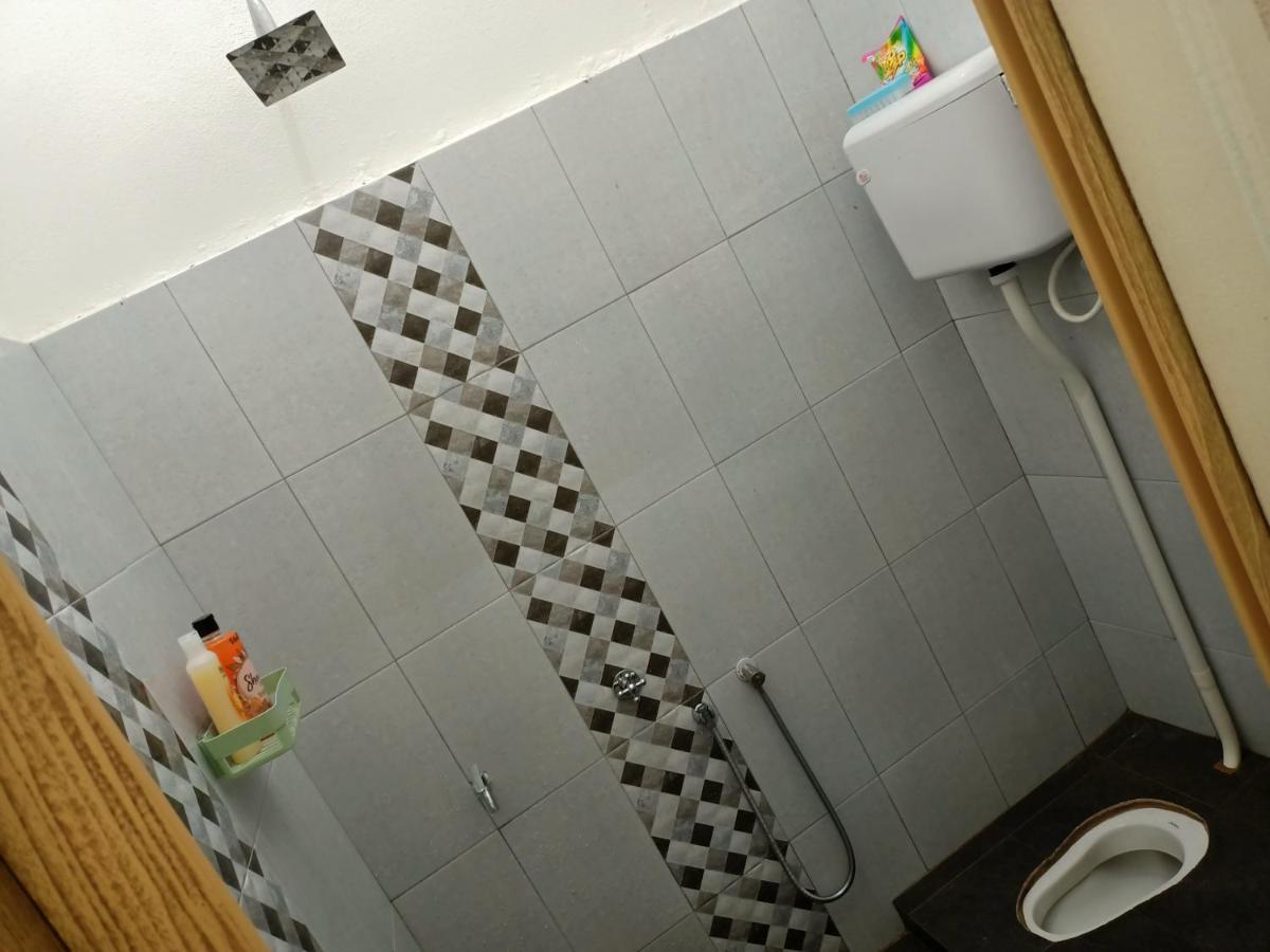 Ummi'S Homestay Kuala Besut Kampong Baru Εξωτερικό φωτογραφία