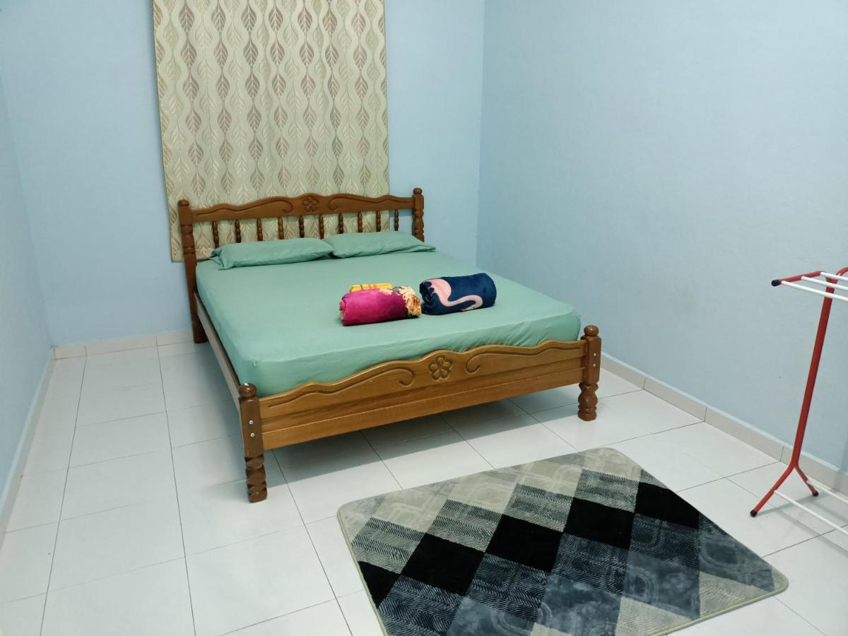 Ummi'S Homestay Kuala Besut Kampong Baru Εξωτερικό φωτογραφία