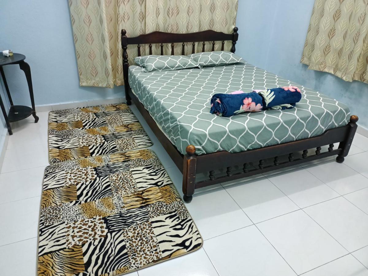 Ummi'S Homestay Kuala Besut Kampong Baru Εξωτερικό φωτογραφία