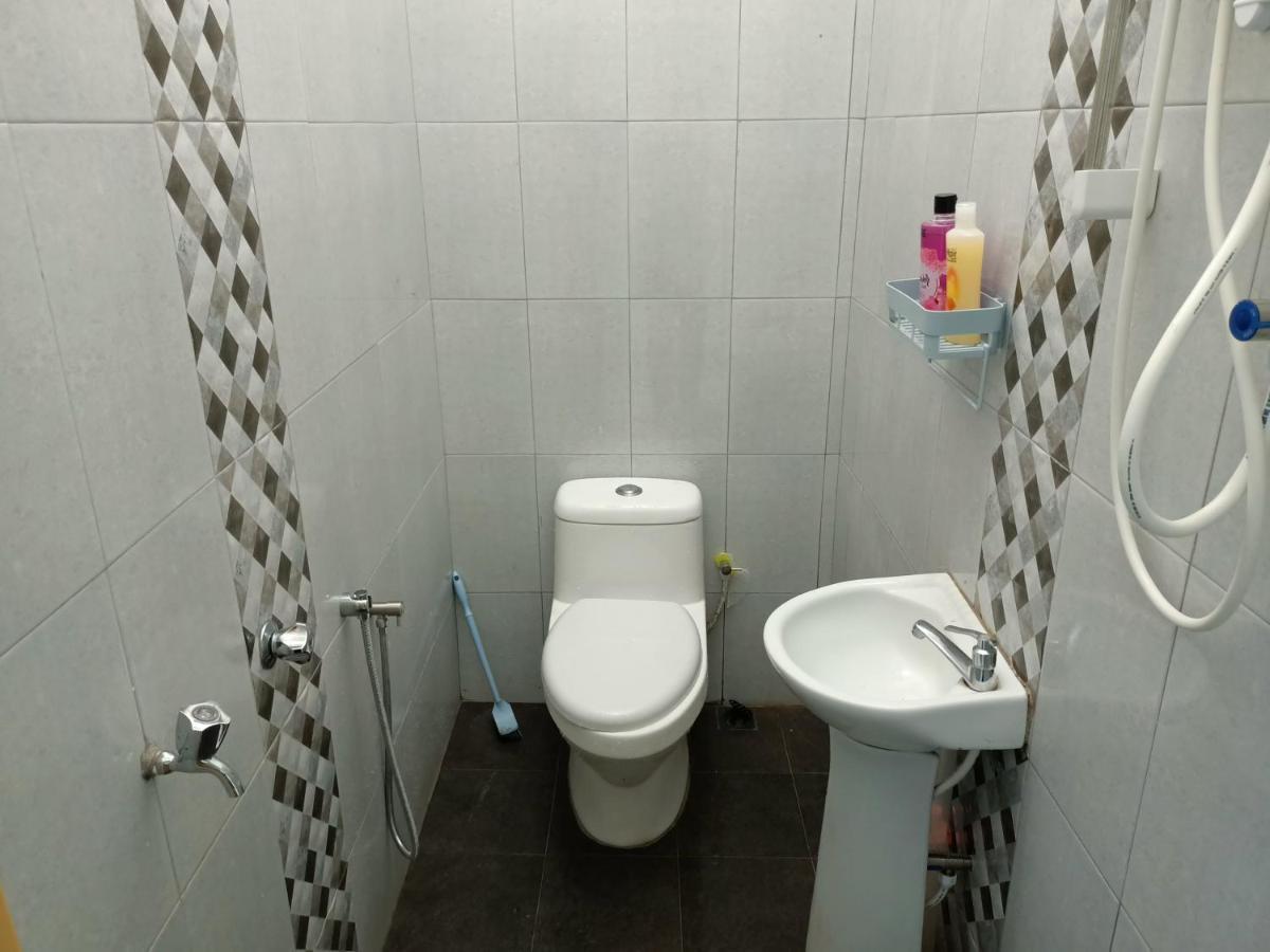 Ummi'S Homestay Kuala Besut Kampong Baru Εξωτερικό φωτογραφία