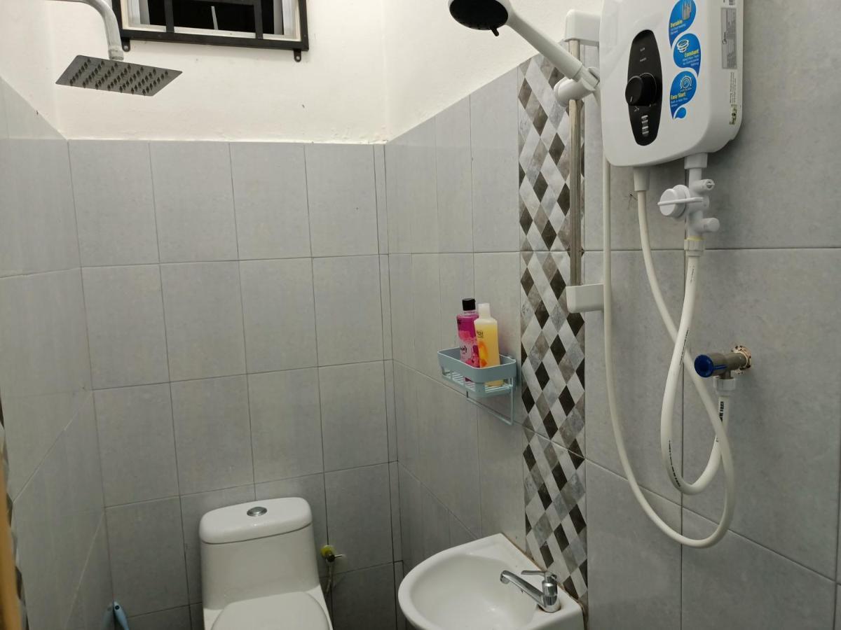 Ummi'S Homestay Kuala Besut Kampong Baru Εξωτερικό φωτογραφία