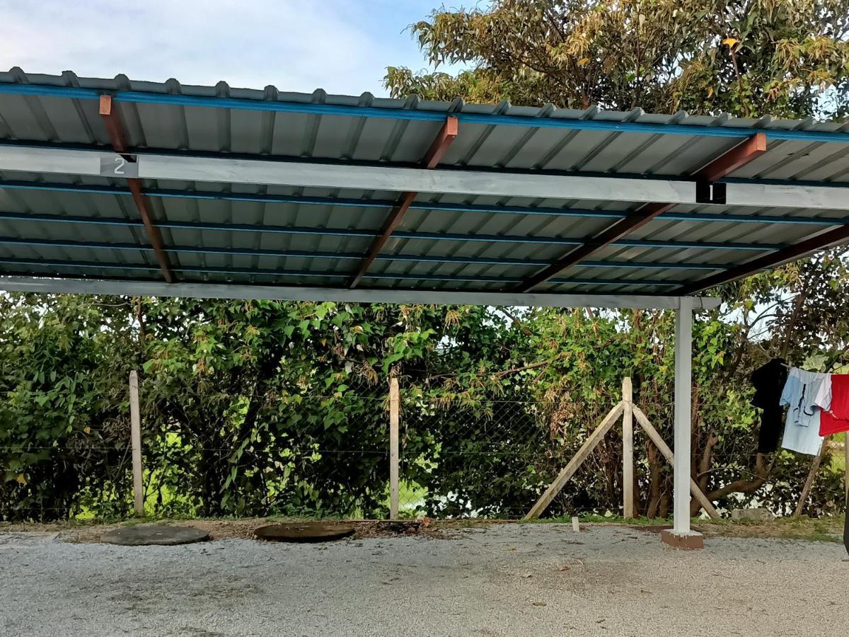 Ummi'S Homestay Kuala Besut Kampong Baru Εξωτερικό φωτογραφία